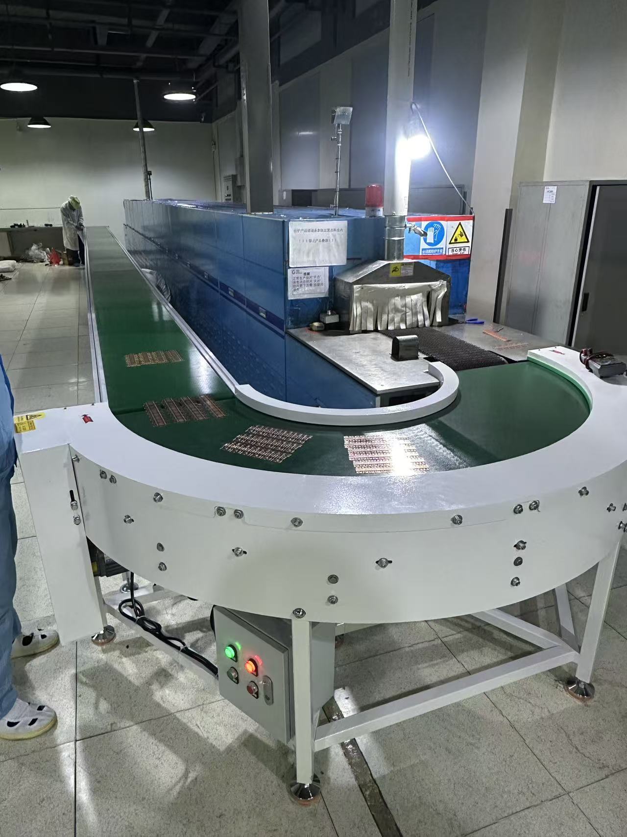 180度转弯流水线 线体改造 产品回流